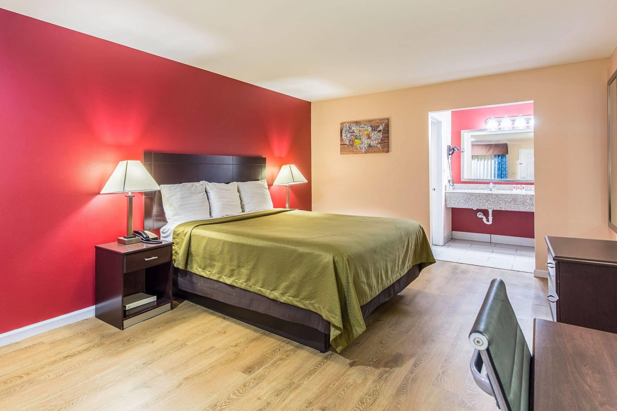 Quality Inn & Suites Bridge City Orange Extérieur photo